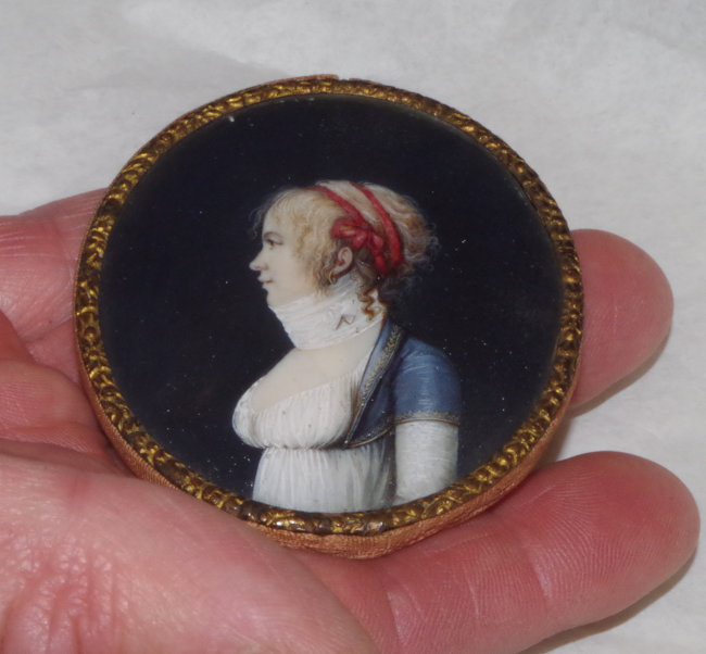 Portrait miniature d’une merveilleuse Directoire